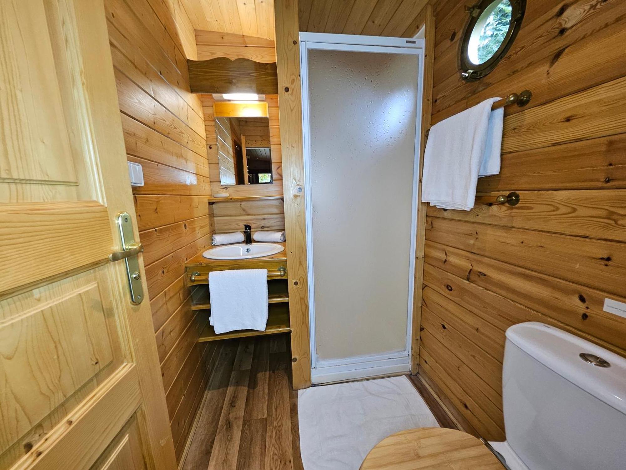 Le Roulottes Du Petit Gouffre De Padirac Avec Spa Exteriér fotografie
